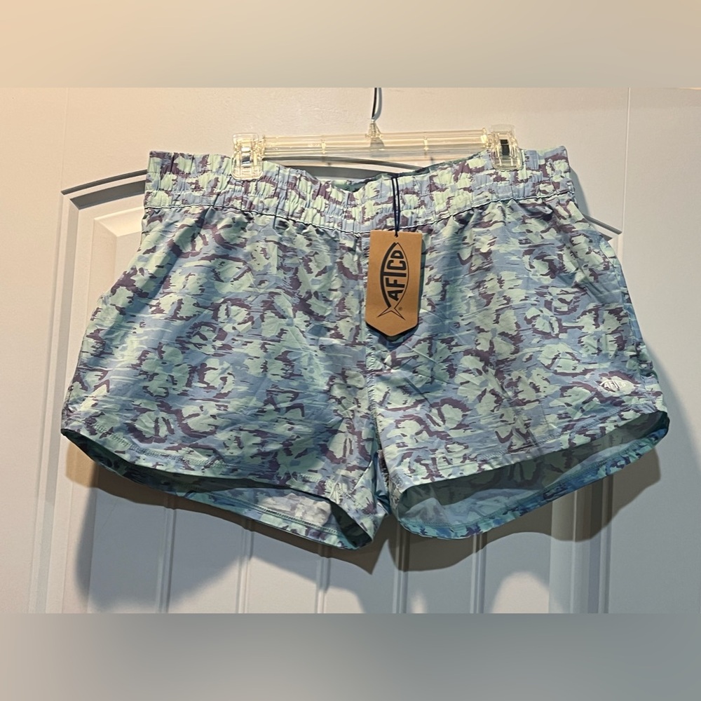 Women’s AFTCO Sandbar Shorts Size XL